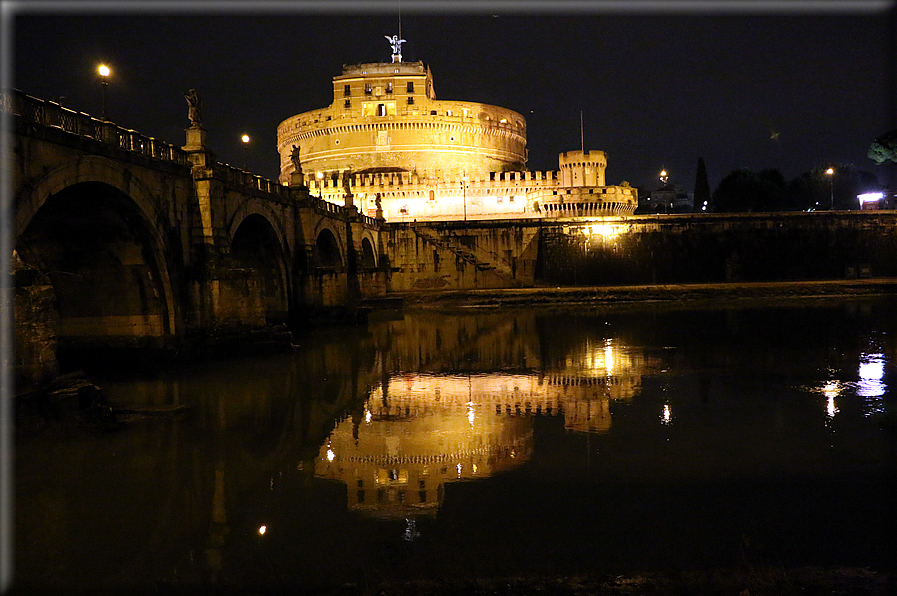 foto Roma di Notte